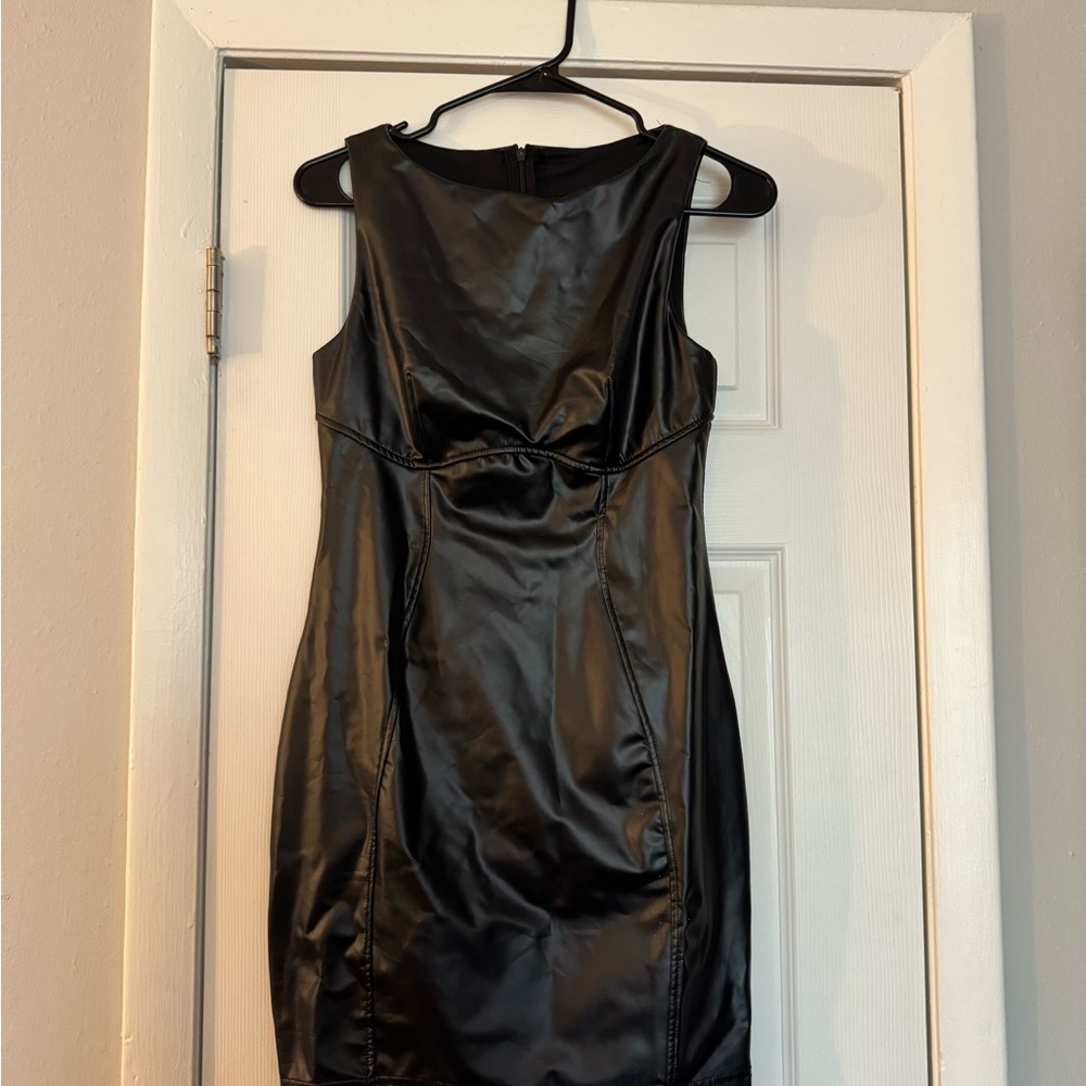 Elegant Black Sleeveless Dress
